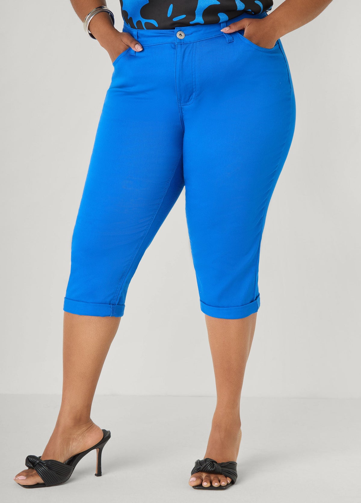 Cuffed Denim Capri