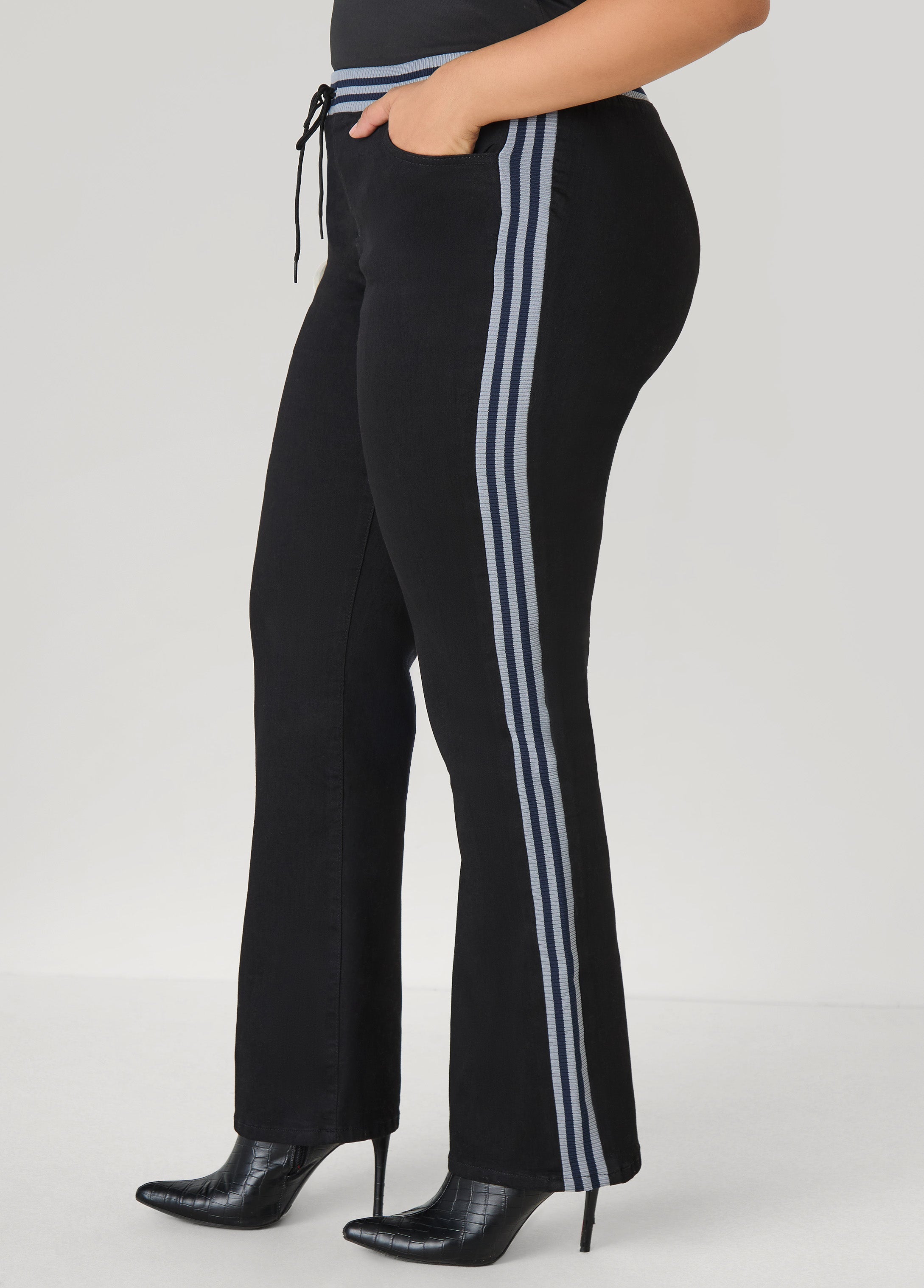 Striped Trimmed Bootcut Jeans
