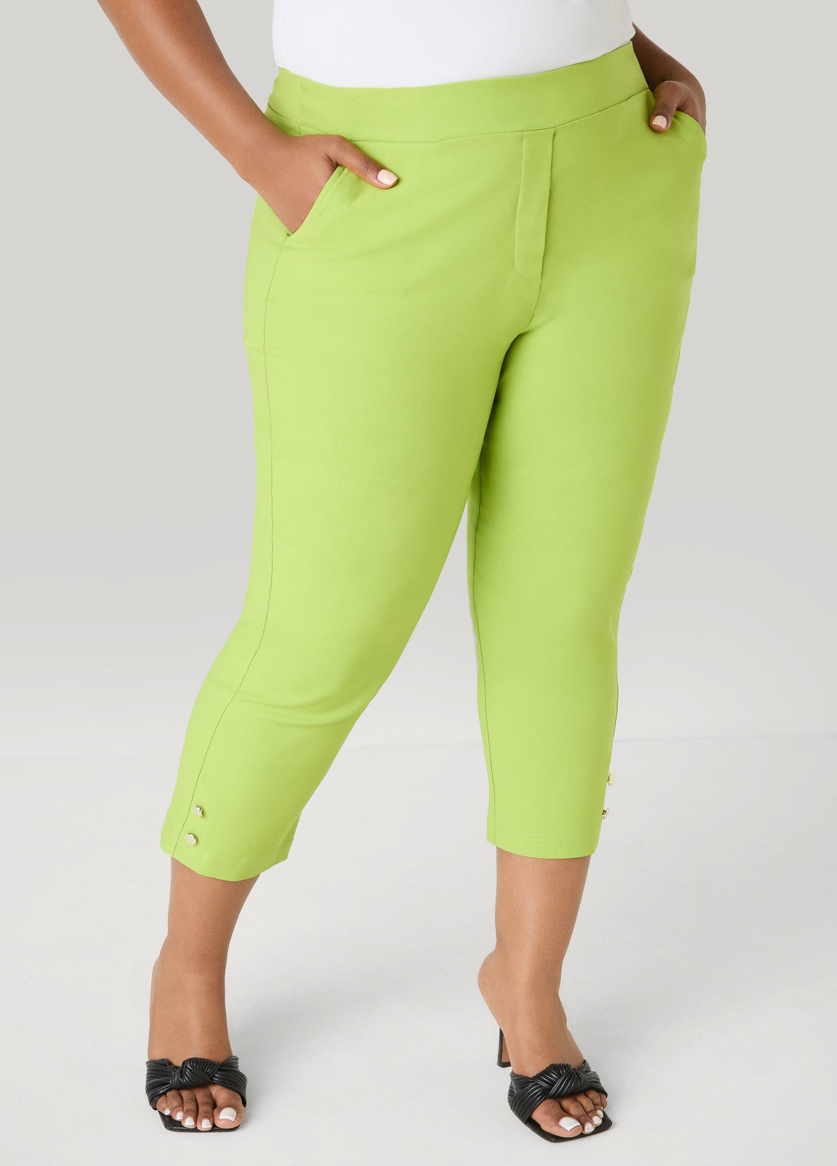 Millennium Button Detail Capris