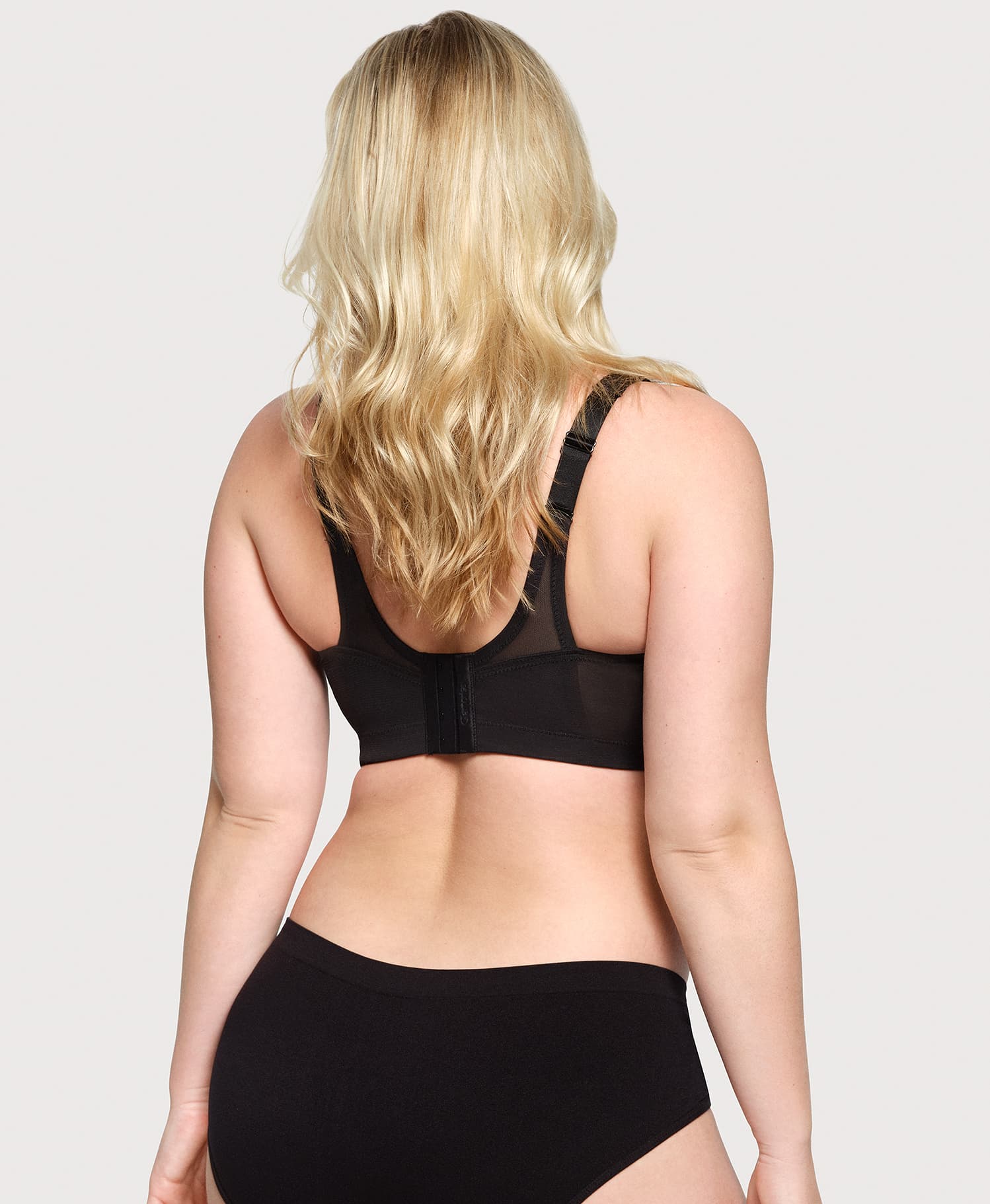 MagicLift Seamless Firm Support Bra