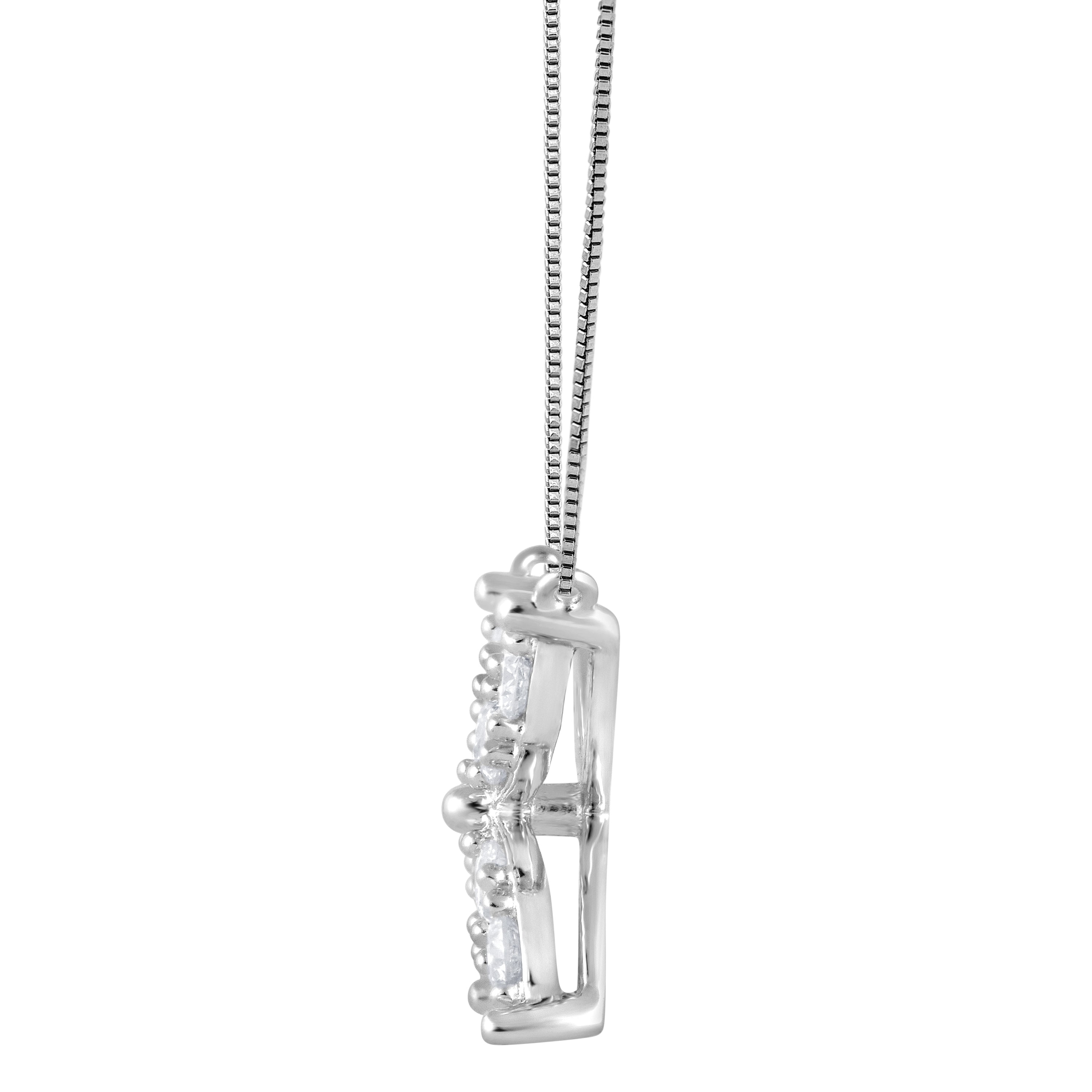 0.20 Carat Lab Grown Diamond Floral Pendant Necklace In Sterling Silver