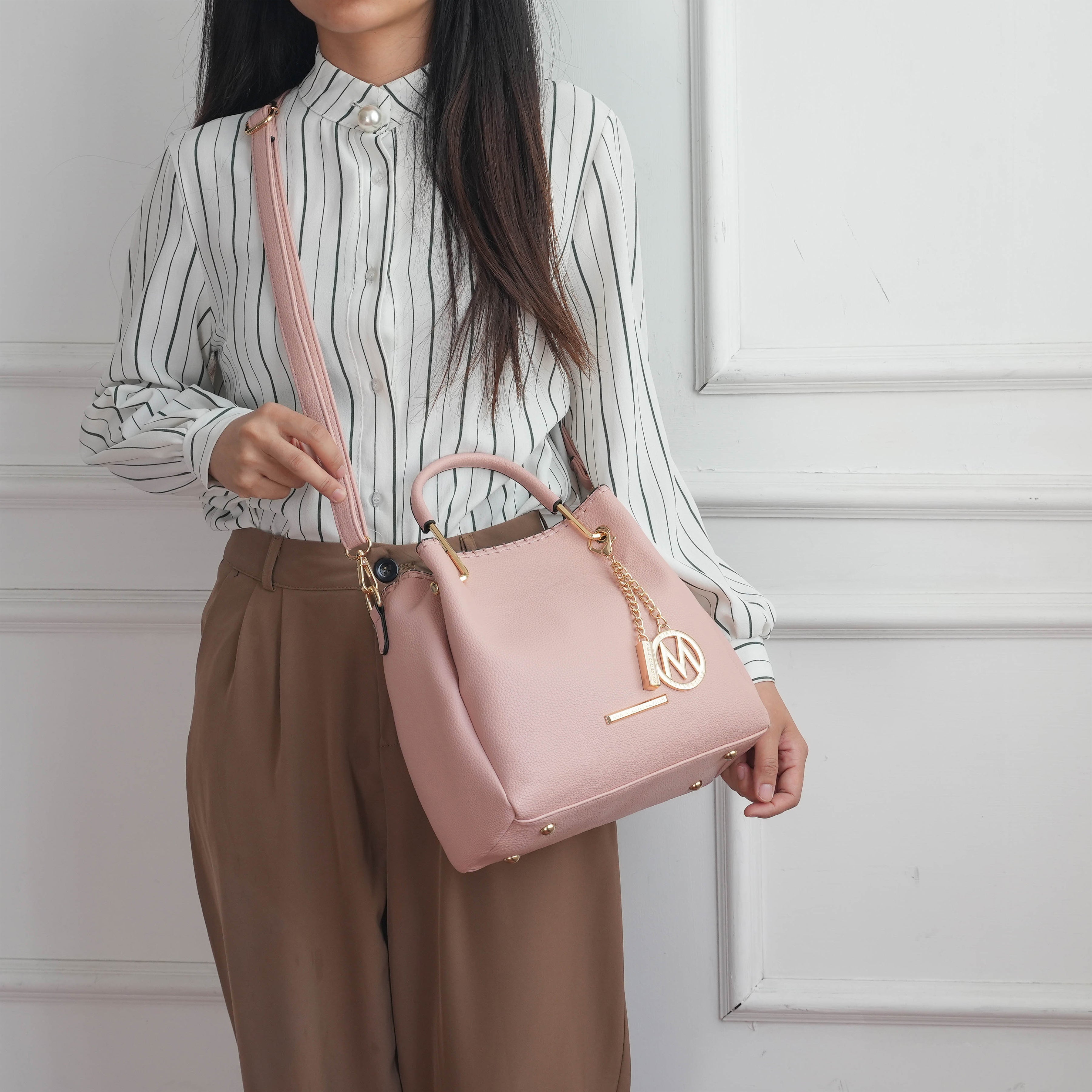Isidora Shoulder Bag